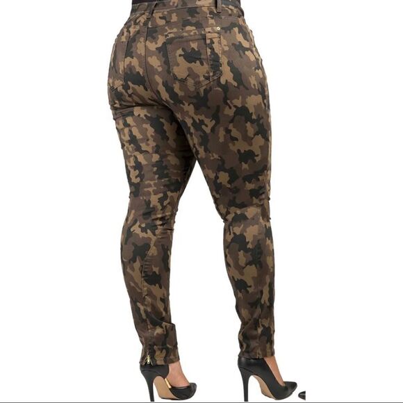 NWOT Poetic Justice Scarlett Camo Pants Sz 22 - Picture 5 of 9
